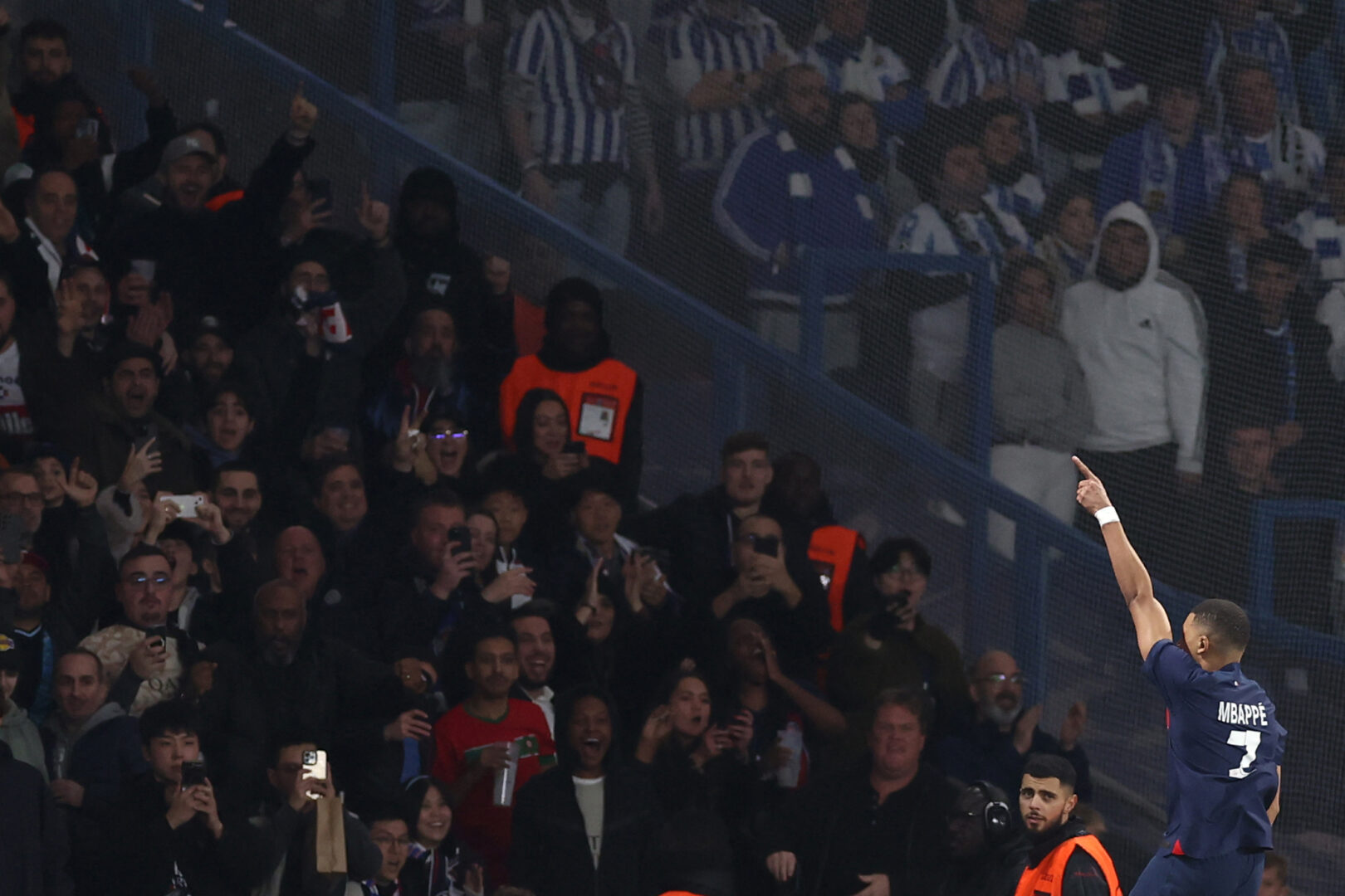 Die Sicherheitsmaßnahmen in der Champions League wurden erhöht.