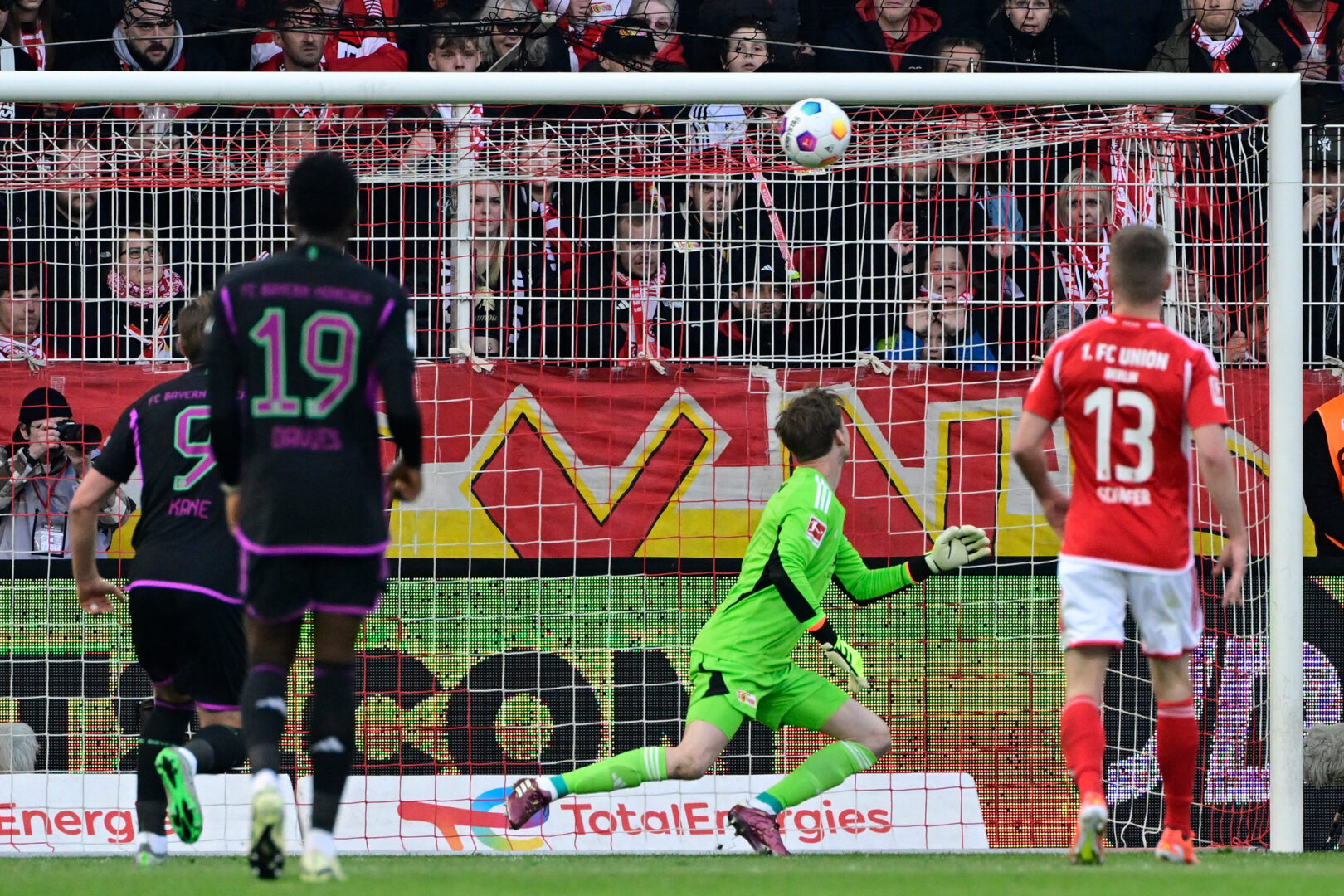 Alarmstufe Rot in Köpenick: FC Bayern fertigt Union Berlin ab