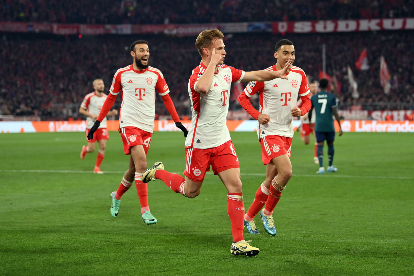 Champions League: Kimmich-Kopfball sendet Bayern ins Halbfinale