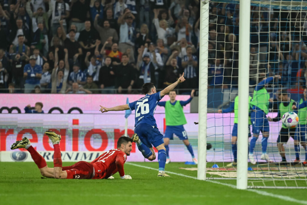 Der FC St. Pauli verlor beim Karlsruher SC.