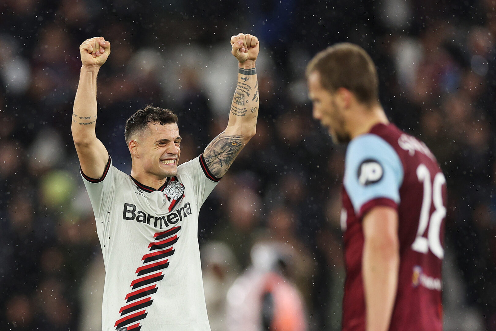 Bayer Leverkusen bleibt auch im 44. Pflichtspiel der Saison ungeschlagen und steht nach einem 1:1 bei West Ham United im Halbfinale der Europa League. Im Anschluss zeigten sich die Spieler von Xabi Alonso erleichtert.