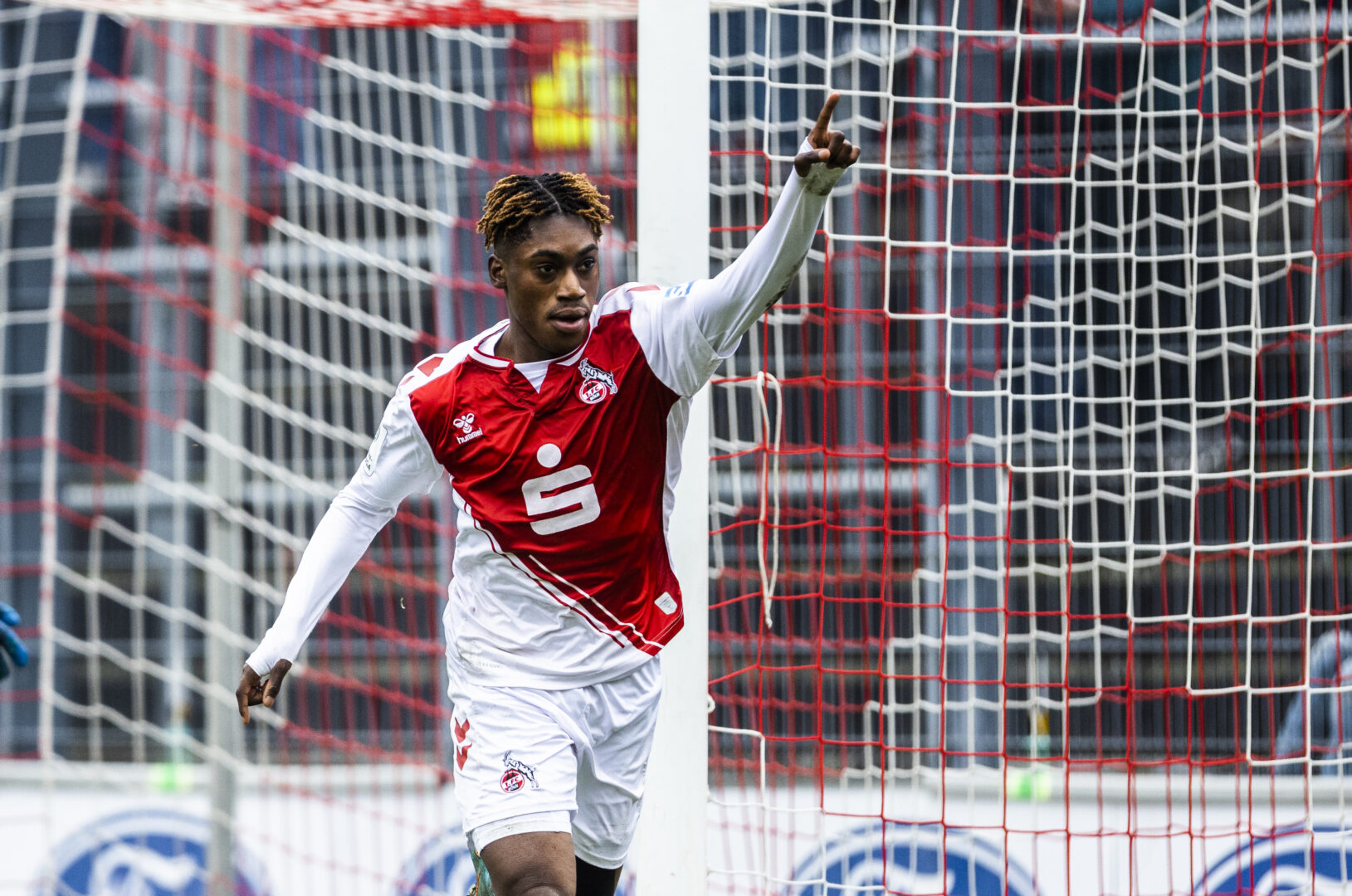 Offiziell: VfB Stuttgart verpflichtet Justin Diehl vom FC Köln