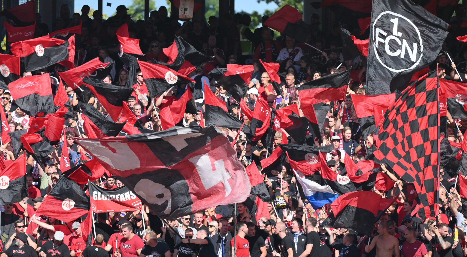 2. Bundesliga: Nürnberg hält die Klasse, Rostocks Sorgen wachsen