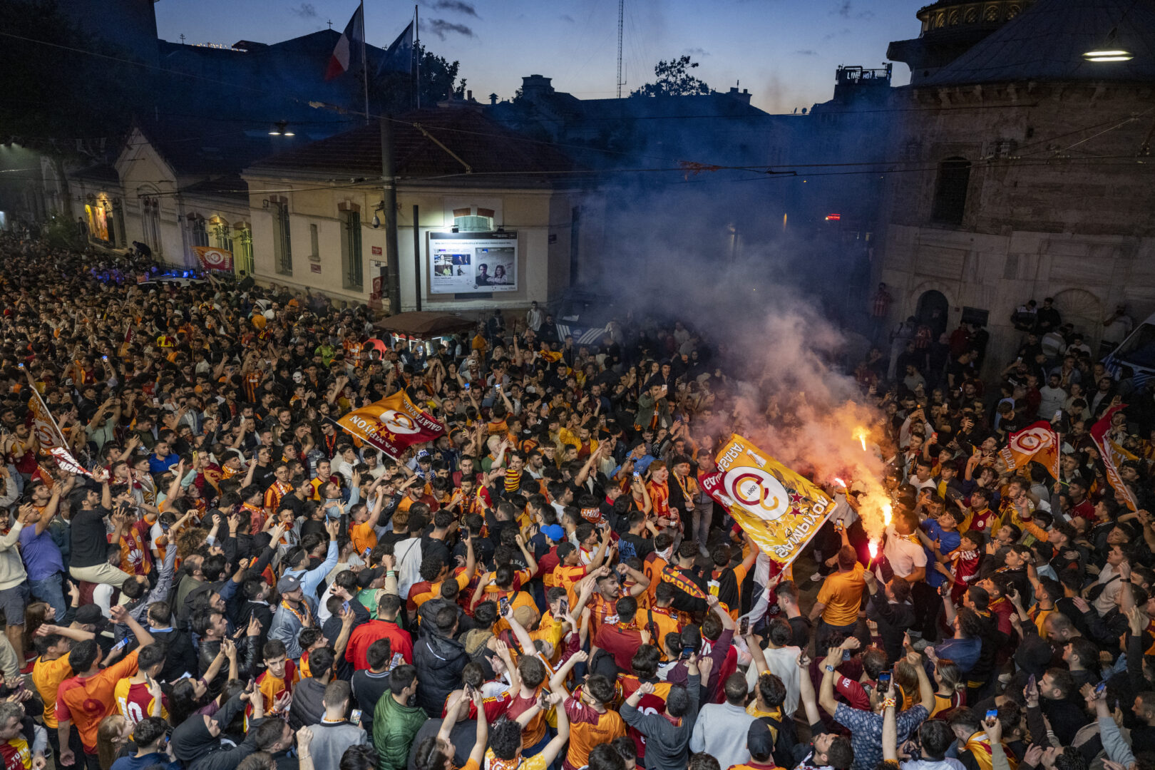 Im Fernduell mit dem Stadtrivalen: Galatasaray gewinnt die Süper Lig