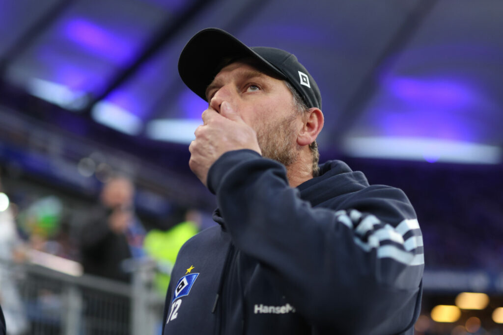 Heute Abend steigt das Hamburger Stadtderby zwischen dem HSV und dem FC St. Pauli. Dabei geht es nur nebensächlich um die Stadtmeisterschaft. Für die Rothosen geht es in erster Linie darum, die vielleicht größte Demütigung ihrer Vereinsgeschichte abzuwenden. 