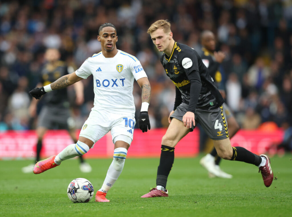 Leeds United oder der FC Southampton? Wer steigt in die Premier League auf.