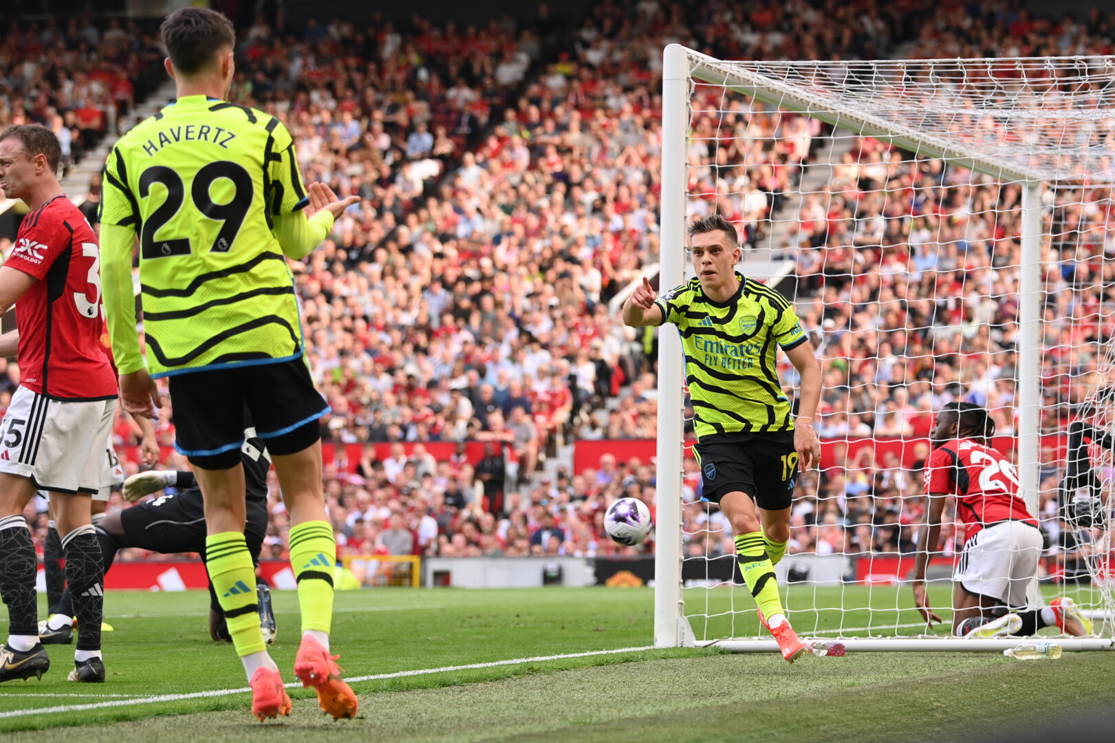 Zahnlos, aber eiskalt: Arsenal schlägt ManUnited und bleibt im Titelrennen scharf