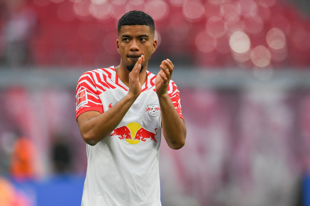 Benjamin Henrichs verlängert bei RB Leipzig.