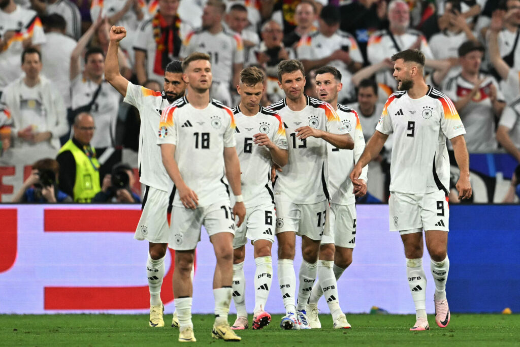 Was für ein Auftakt! Mit einem eindrucksvollen 5:1-Sieg über Schottland hat die DFB-Elf einen EM-Start nach Maß gefeiert. Vor allem die Offensiv-Youngster brillierten beim deutlichen Erfolg über die „Bravehearts“. Die Einzelkritik. 