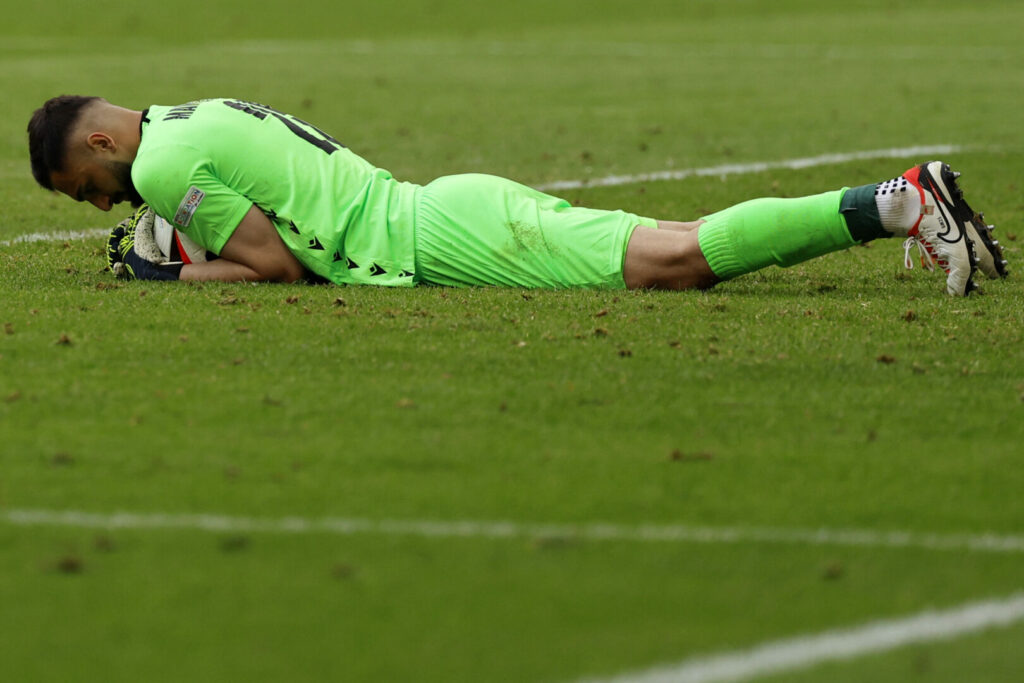 Giorgi Mamardashvili hält herausragend gegen Tschechien.