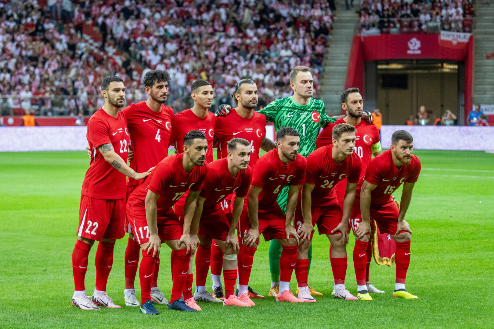 Im Training der türkischen Nationalmannschaft kam es am heutigen Mittwoch zu einem emotionalen Zwischenfall. Der im Wachkomma liegende Hakan Bicici war in Barsinghausen vor Ort. 