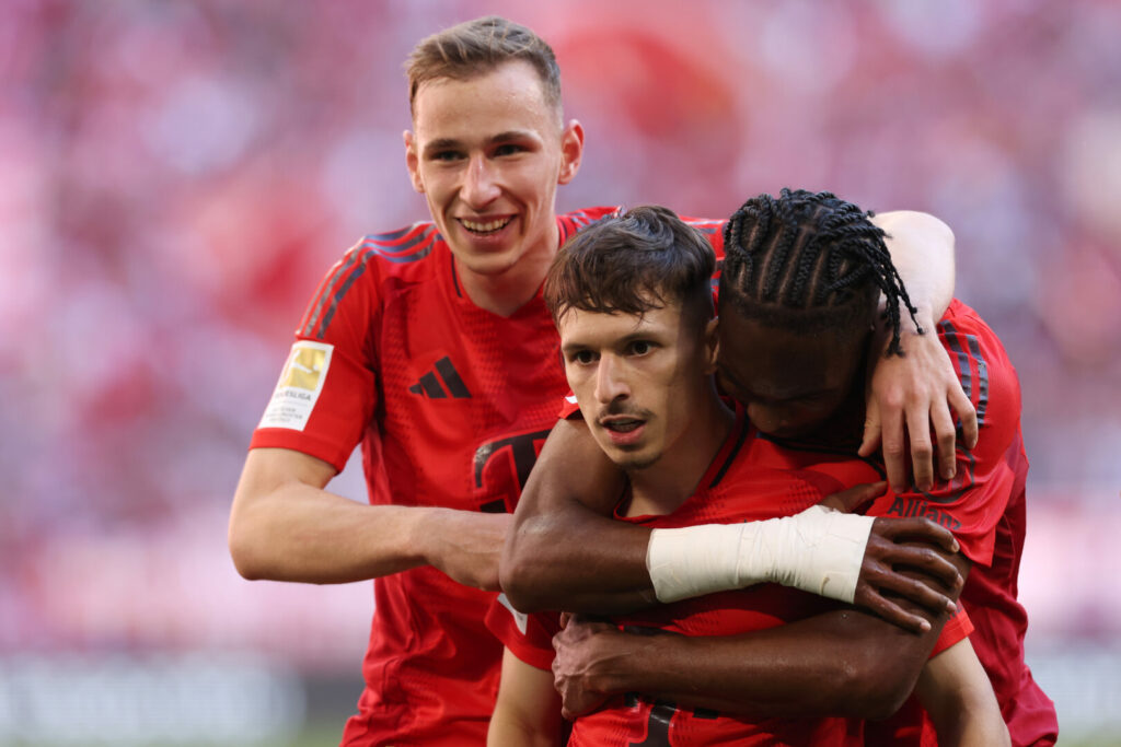 Die Winter-Neuzugänge Sacha Boey und Bryan Zaragoza spielten beim FC Bayern bisher fast keine Rolle. Unter Neu-Trainer Vincent Kompany könnte sich das nun ändern.