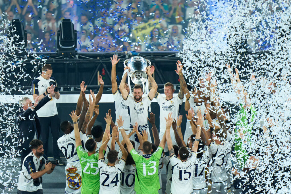 Eine spannende Champions-League-Saison mit zahlreichen Überraschungen endete letztendlich auf die altbekannte Weise: Mit einem Titelgewinn von Real Madrid. Während andere Big Player enttäuschten, zeigte sich so mancher Underdog dagegen aufmüpfig. Wir blicken auf die Tops und Flops der vergangenen Spielzeit in der Königsklasse.