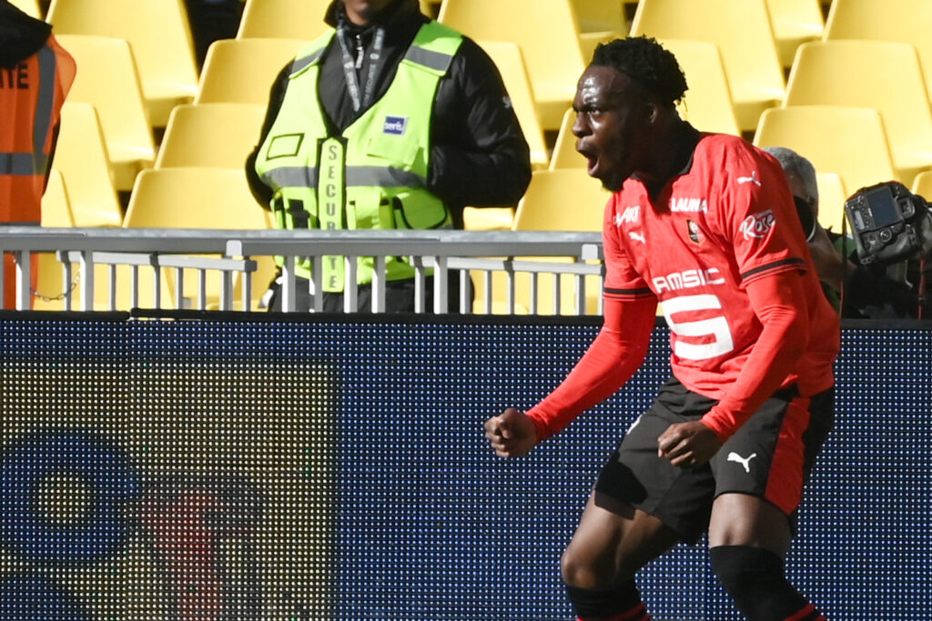 Der VfB Stuttgart denkt über Arnaud Kalimuendo nach.