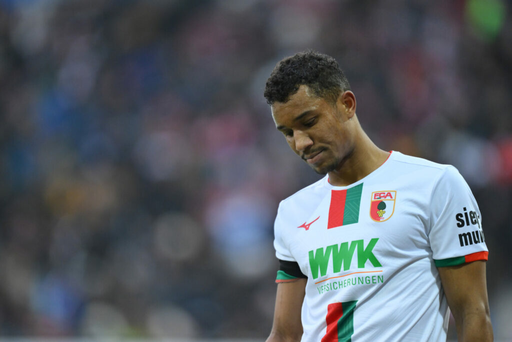 Auf der Suche nach einem neuen Innverteidiger beschäftigt sich die TSG Hoffenheim auch mit Felix Uduokhai vom FC Augsburg. Die Kraichgauer werden in der Defensivzentrale von Personalproblemen geplagt.
