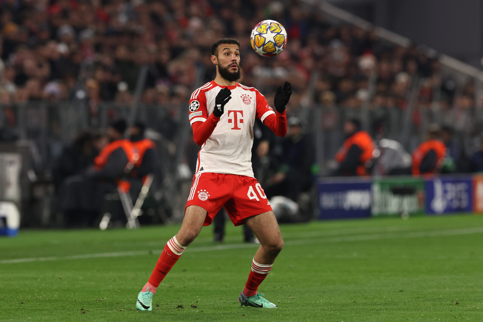 Keine Einigung auf Beraterseite: Mazraoui-Deal geplatzt!