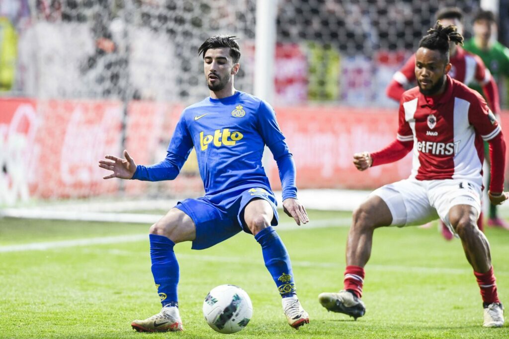 Der VfL Wolfsburg hat sich mit Mohamed Amoura von Union Saint-Gilloise verstärkt. Das gab der Klub soeben offiziell bekannt. 