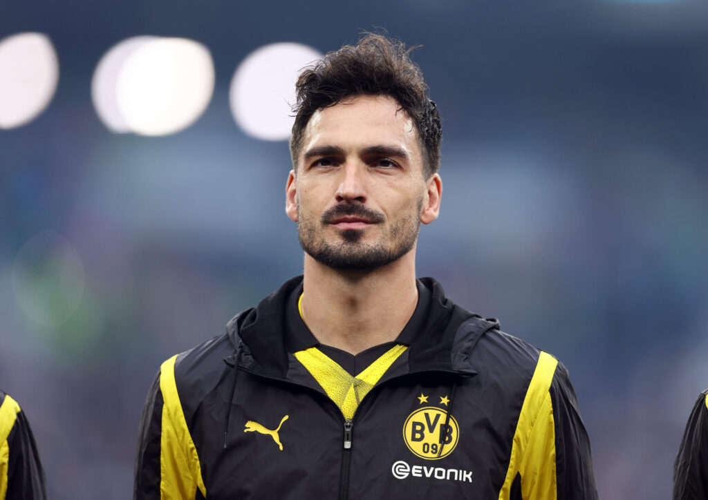 Auch Real Sociedad hat sich in das Rennen um den ablösefreien Ex-BVB-Star Mats Hummels eingeschaltet. Im Baskenland könnte der 35-Jährige vor allem als Mentor für ein junges Juwel fungieren.