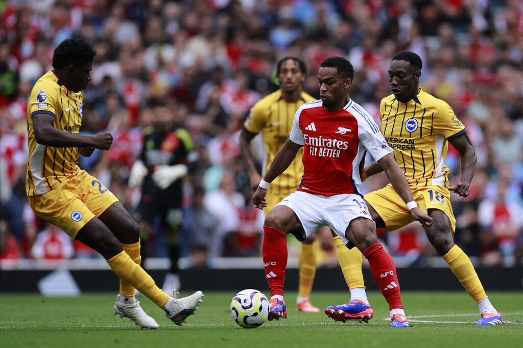 Im Topspiel des zweiten Premier-League-Spieltags hat der Vizemeister FC Arsenal das stark gestartete Brighton & Hove Albion von Fabian Hürzeler zu Gast gehabt. Nach rassigen 90 Minuten endete die Partie verdientermaßen mit 1:1. Kai Havertz erzielte das einzige Tor für die Gunners, die aufgrund eines Platzverweises einen Großteil der zweiten Halbzeit in Unterzahl verbrachten.