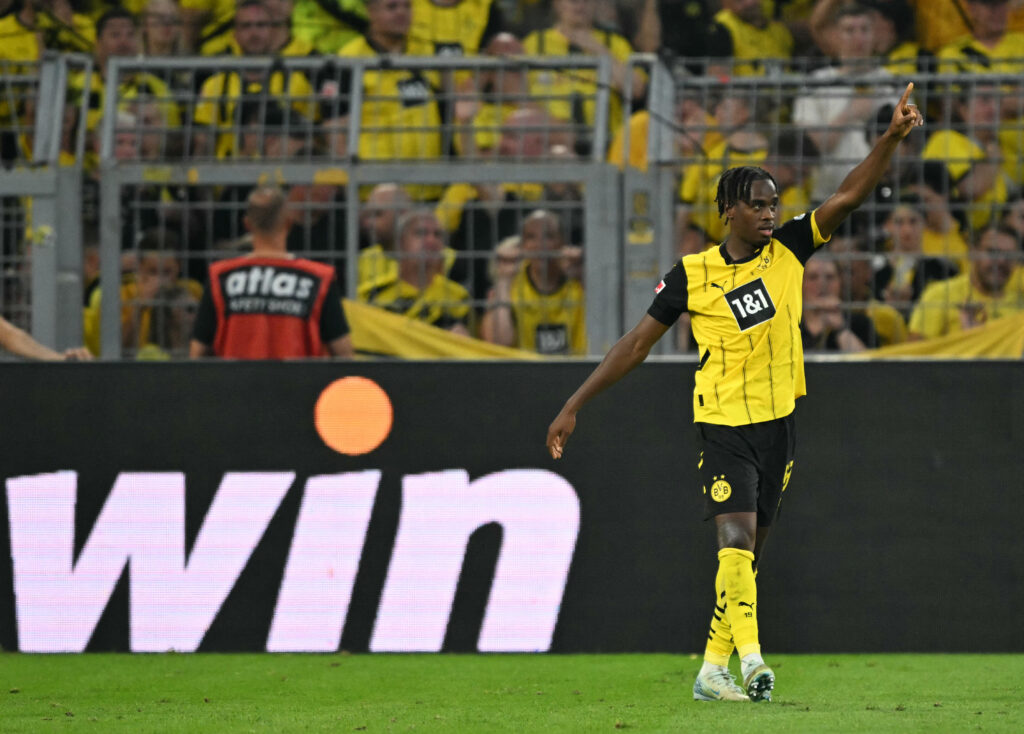 Bundesliga Klappe, die Zweite! Bevor sich der Fußball in die erste Länderspielpause der Saison verabschiedet, steht an diesem Wochenende der zweite Spieltag auf dem Programm. Mit unserem Bundesliga-Paket bist du bestens vorbereitet.