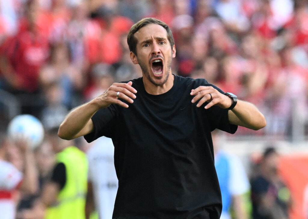 Der SC Freiburg ist unter seinem neuen Trainer Julian Schuster hervorragend in die neue Bundesliga-Saison gestartet. Gegen den VfB Stuttgart triumphierten die Breisgauer mit 3:1. Holstein Kiel verpasste im ersten Erstliga-Spiel der Vereinsgeschichte einen Achtungserfolg und verlor mit 2:3 bei der TSG Hoffenheim. Die Stimmen zum ersten Spieltag.