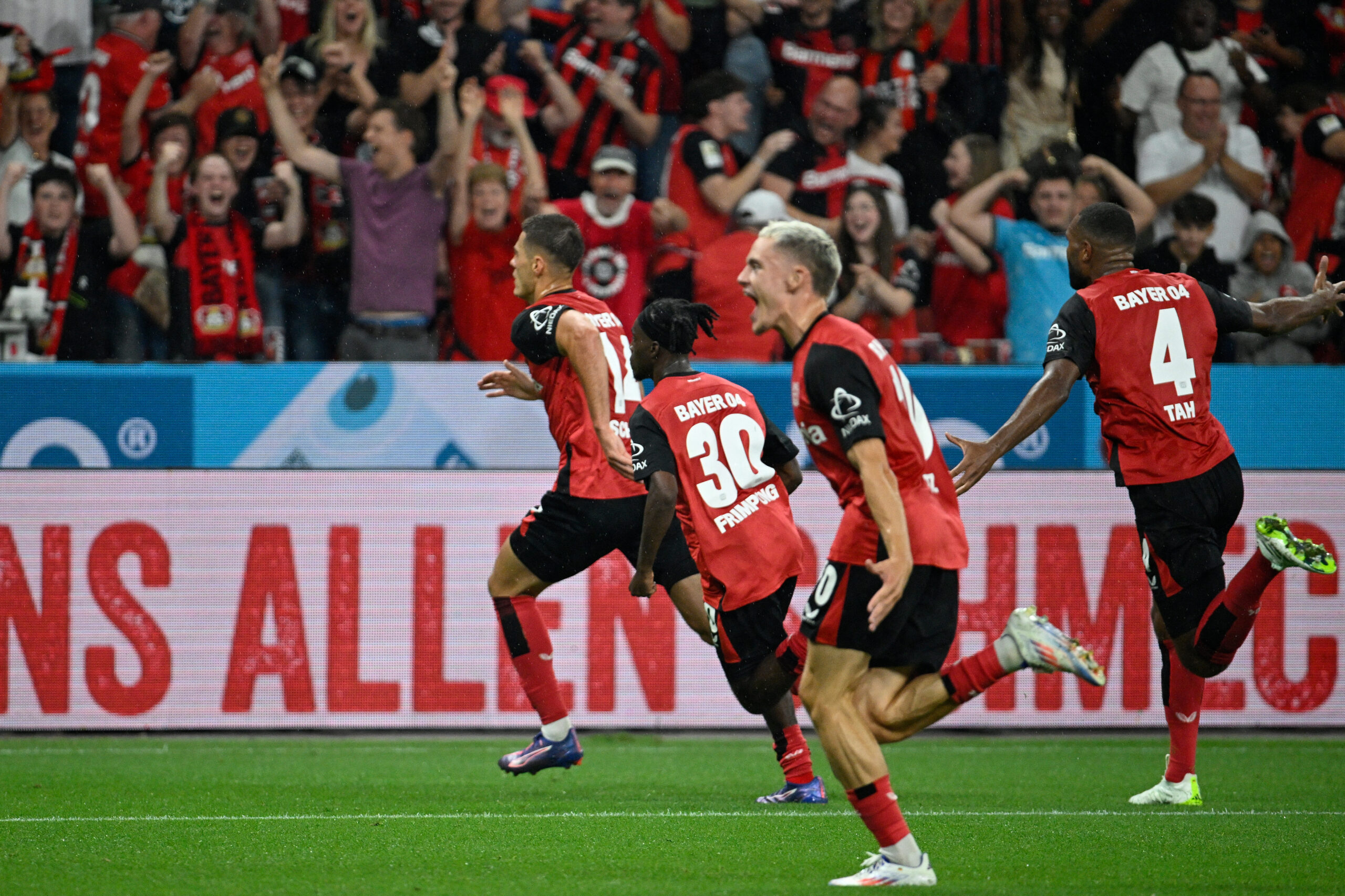 Supercup: Leverkusen gewinnt ersten Titel der Saison vom Elfmeterpunkt!