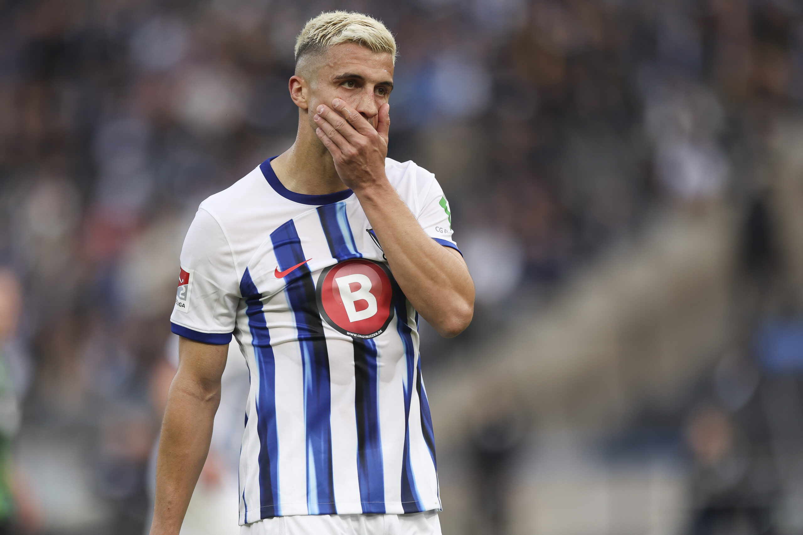 Hertha-Verteidiger Kempf vor Wechsel zu Como und Fabregas!