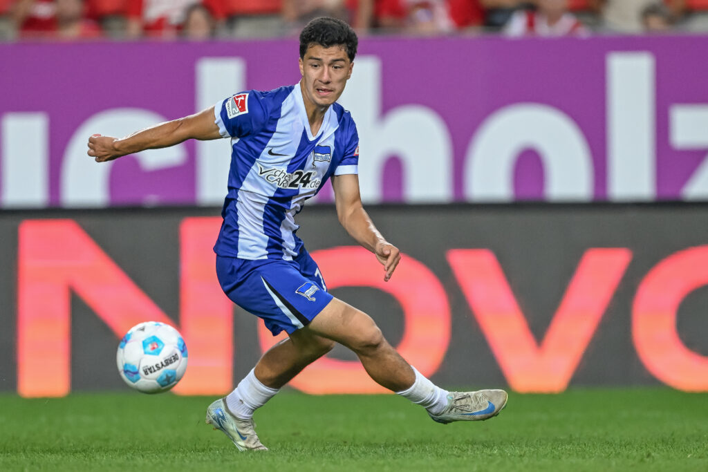 Die deutsche Nationalmannschaft verliert ein vielversprechendes Talent. Hertha-Youngster Ibrahim Maza wird in Zukunft für Algerien auflaufen. Das erklärte Nachwuchsdirektor Hannes Wolf.