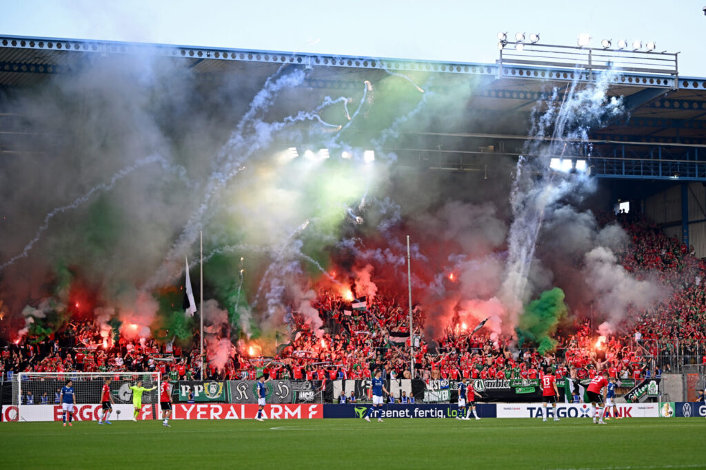 Hannover 96 reist mit Gästefans zum Niedersachsen-Derby nach Braunschweig. Jedoch wurde das Kontingent für Auswärtstickets erheblich reduziert.