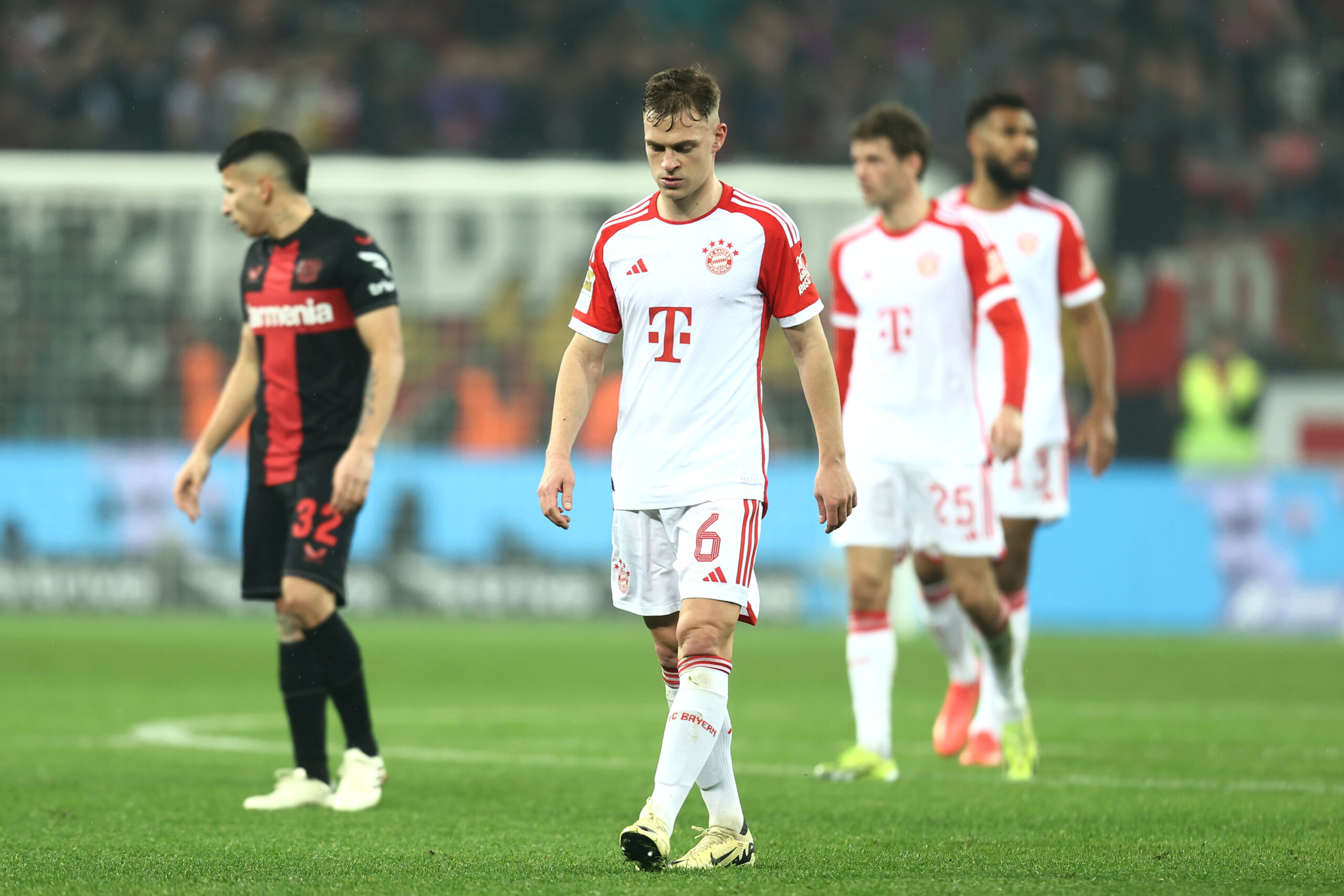 Bayern gegen Dortmund ist "der Klassiker", auch mit Gladbach, dem Hamburger SV, Bremen oder sogar Köln lieferten sich die Münchner heiße Titelduelle. Doch auch der Vergleich zwischen dem deutschen Rekordmeister und Doublesieger Bayer Leverkusen lieferte unvergessliche Spiele. Ein Überblick: