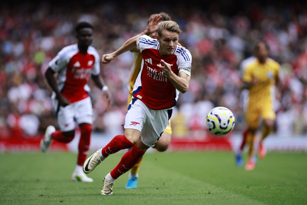 Der FC Arsenal wird die kommenden Top-Spiele in der Premier League wohl ohne seinen Spielmacher Martin Ödegaard bestreiten müssen. Im Rahmen der Nations League hatte sich der Norweger verletzt.