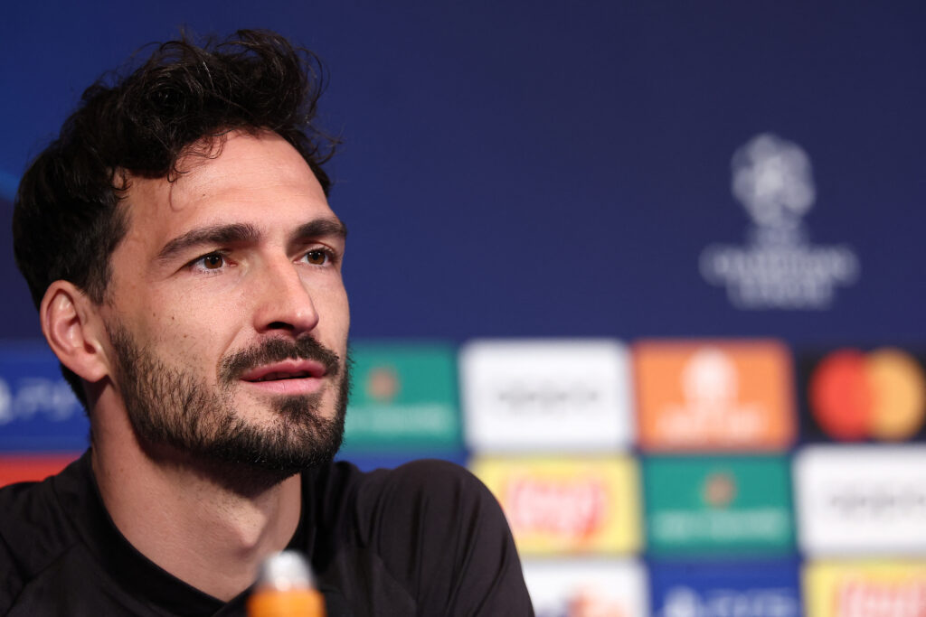 Mats Hummels' Suche nach einem neuen Verein könnte beendet sein. Italienischen Medienberichten zufolge unterschreibt der Routinier in den kommenden Tagen bei der AS Rom.