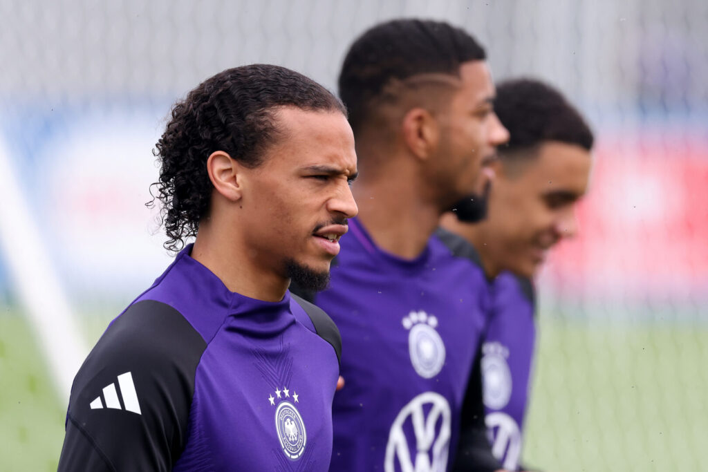 Leroy Sane steht beim FC Bayern vor der Rückkehr. Dadurch verschärft sich der Konkurrenzkampf in der Münchner Offensive noch mehr.