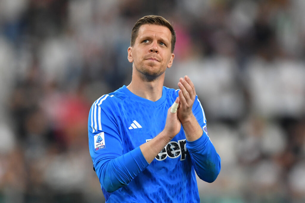 Wojciech Szczesny soll beim FC Barcelona Marc-Andre ter Stegen ersetzen. Der polnische Keeper absolviert Medienberichten zufolge bereits seinen Medizincheck.