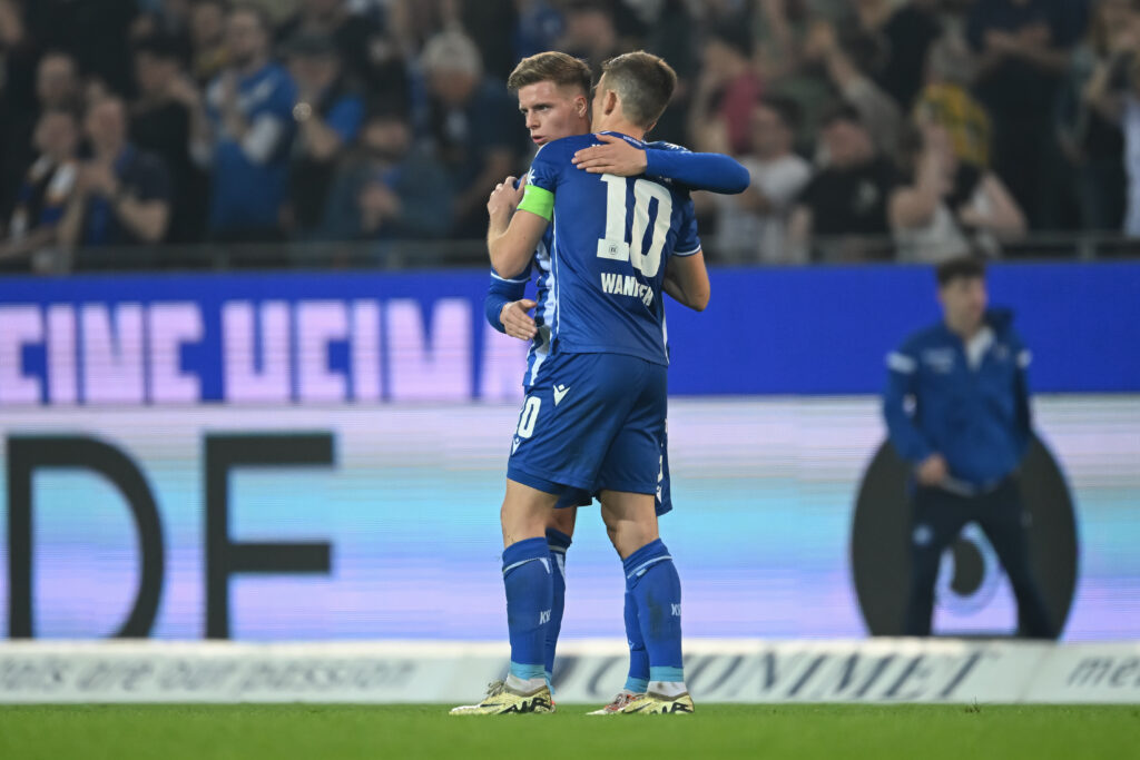 Zum Abschluss des sechsten Spieltags haben in der 2. Bundesliga drei Sonntagsspiele stattgefunden. Der KSC gastierte beim FC Magdeburg zum Spitzenspiel, während Jahn Regensburg im Aufsteiger-Duell auf Preußen Münster traf. Außerdem empfing Elversberg den SSV Ulm.