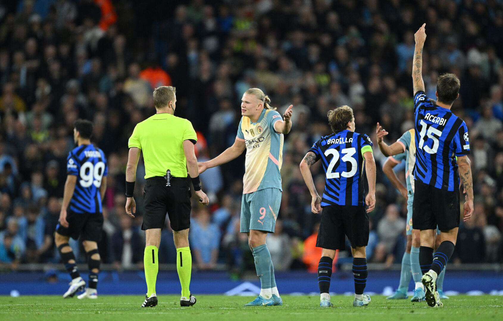 „Fu** off!“ Haaland weist Gegenspieler in der Champions League zurecht