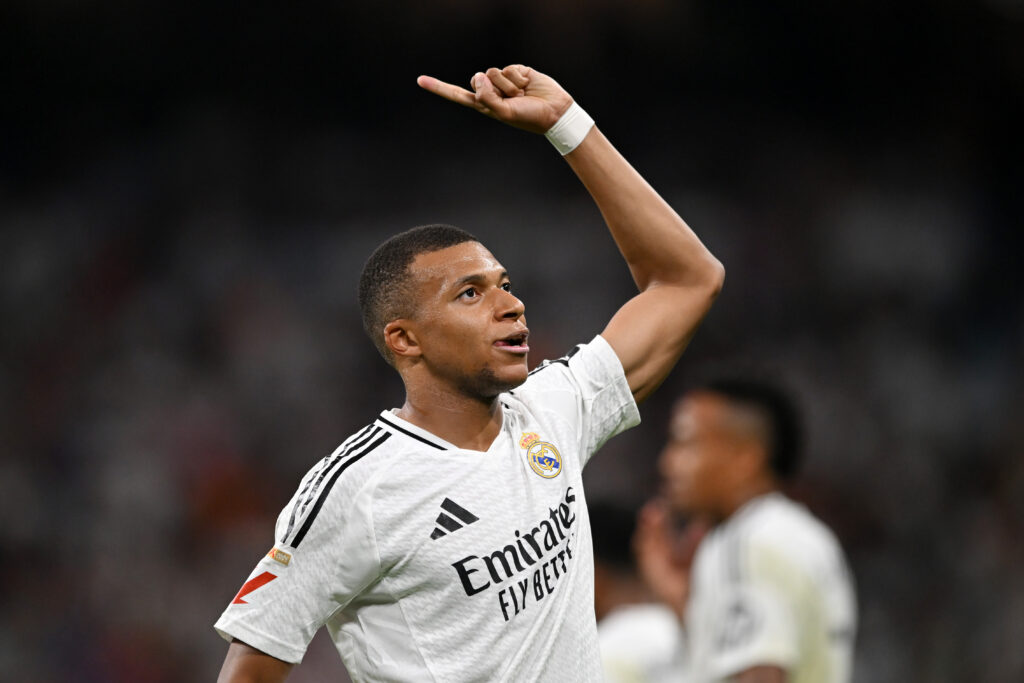 Real Madrid bezwang Real Betis dank zweier Treffer von Kylian Mbappé.