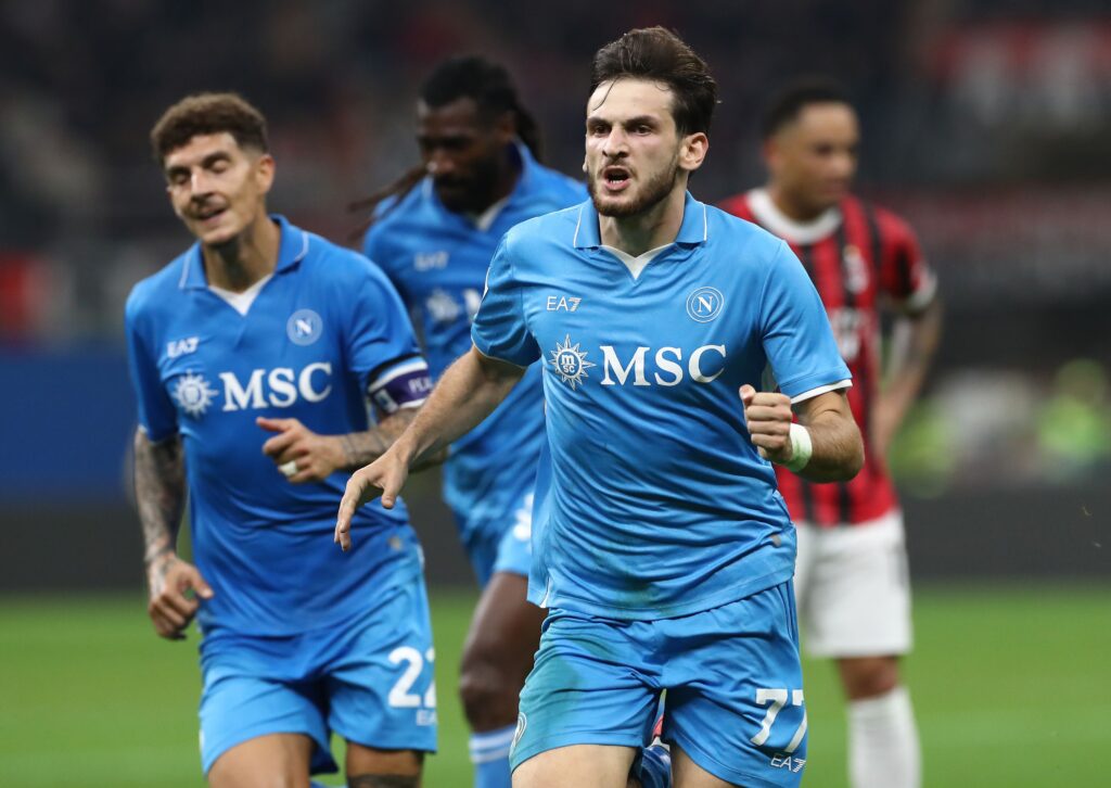 Khvicha Kvaratskhelia bejubelt seinen 2:0-Treffer gegen Milan.