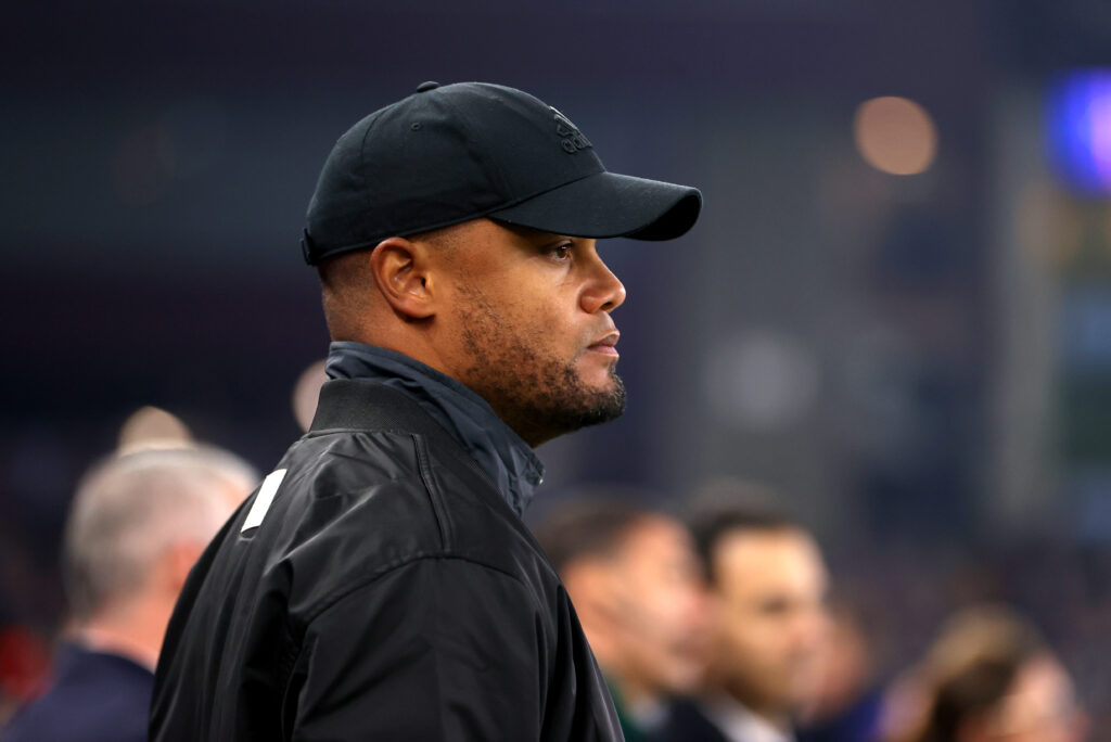 Vincent Kompany musste bei Aston Villa seine erste Pleite mit dem FC Bayern verkraften