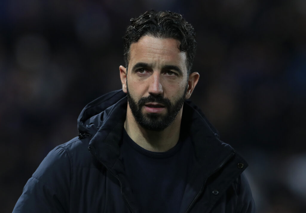 Nur einen Tag nach der Entlassung von Erik ten Hag macht Manchester United auf der Suche nach einem Nachfolger bereits ernst. Schon bald könnte Sporting-Trainer Rubin Amorim im Old Trafford aufschlagen.