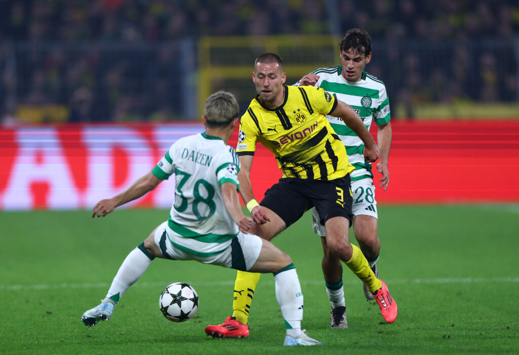 Im ersten Heimspiel der noch jungen Champions-League-Saison ist Borussia Dortmund auf den schottischen Meister Celtic FC getroffen. Die Mannschaft von Nuri Sahin erwischte einen absoluten Sahne-Tag und schlug den keltischen Traditionsverein mehr als deutlich mit 7:1.