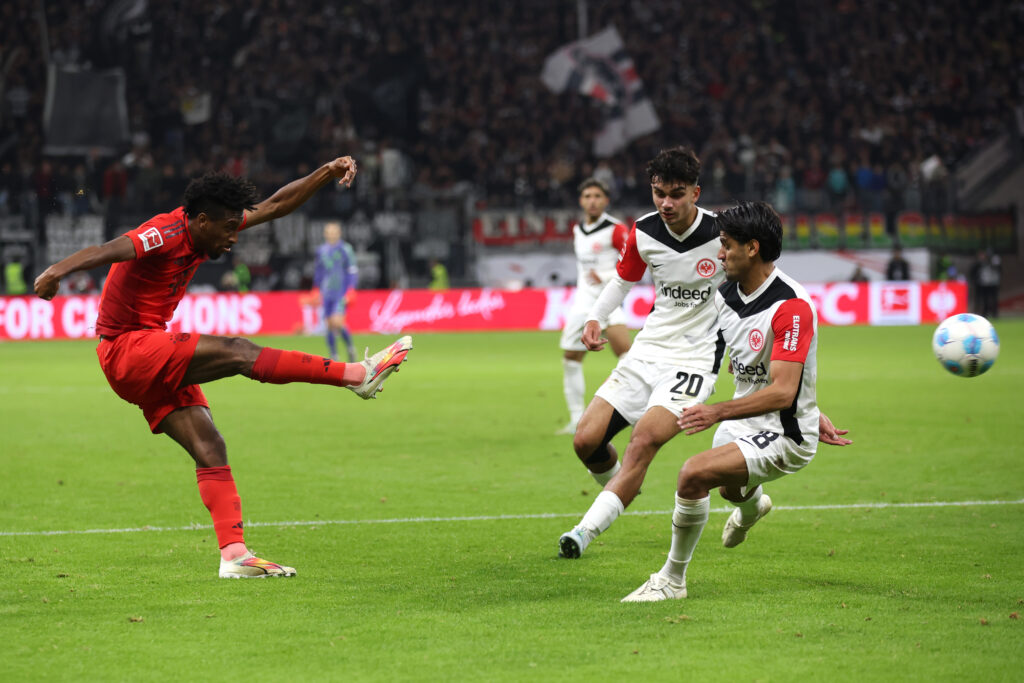 Can Uzun (Mi.) wird in der Europa League gegen Riga erstmals für Eintracht Frankfurt starten.