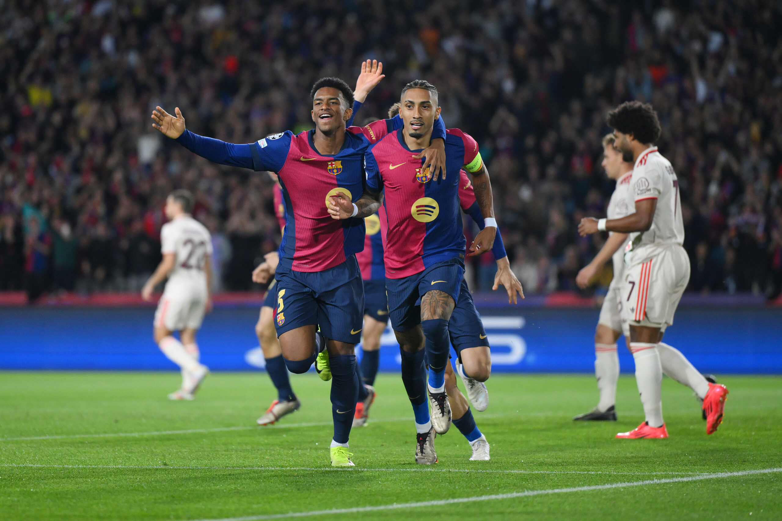 Raphinha-Gala: FC Bayern unterliegt Barca deutlich!