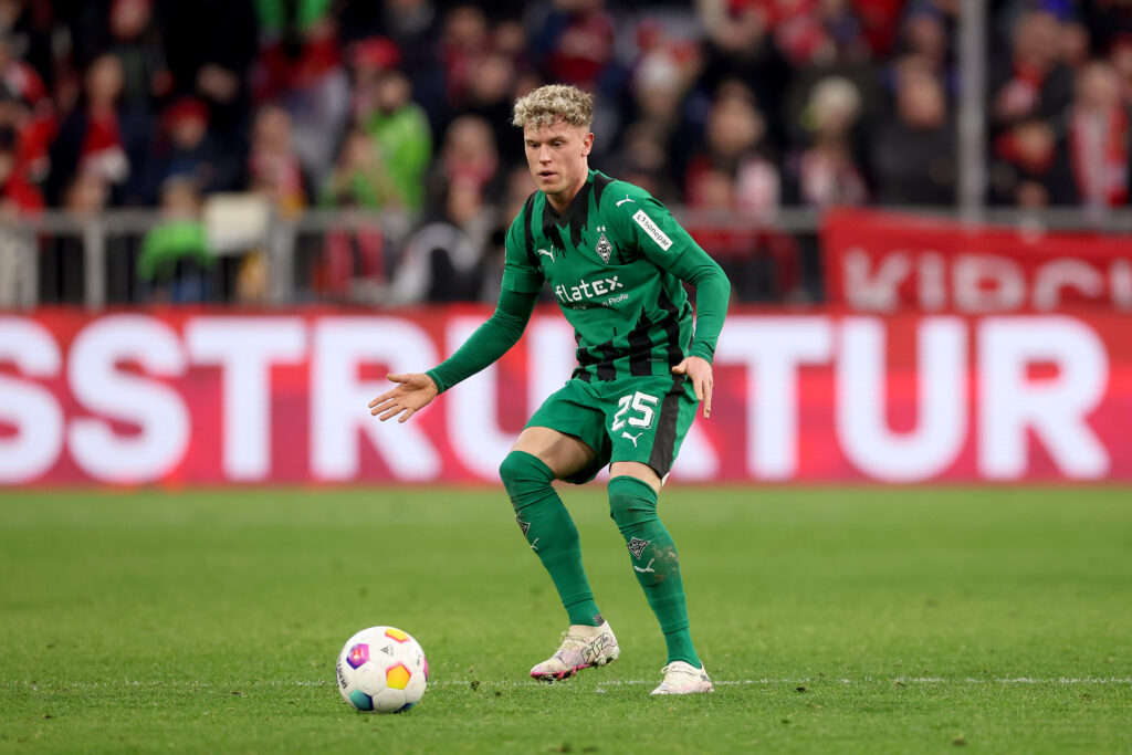 Robin Hack hat seinen Vertrag bei Borussia Mönchengladbach verlängert. Der Offensiv-Allrounder unterschrieb einen Vertrag bis 2029.