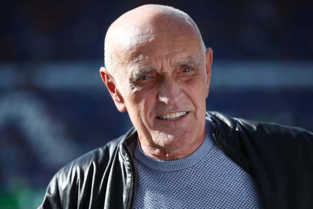 Nachdem Martin Kind bei Hannover 96 seinen Posten als Geschäftsführer abgeben musste, soll der umstrittene Funktionär nun den Vorsitz des Aufsichtsrates übernehmen.