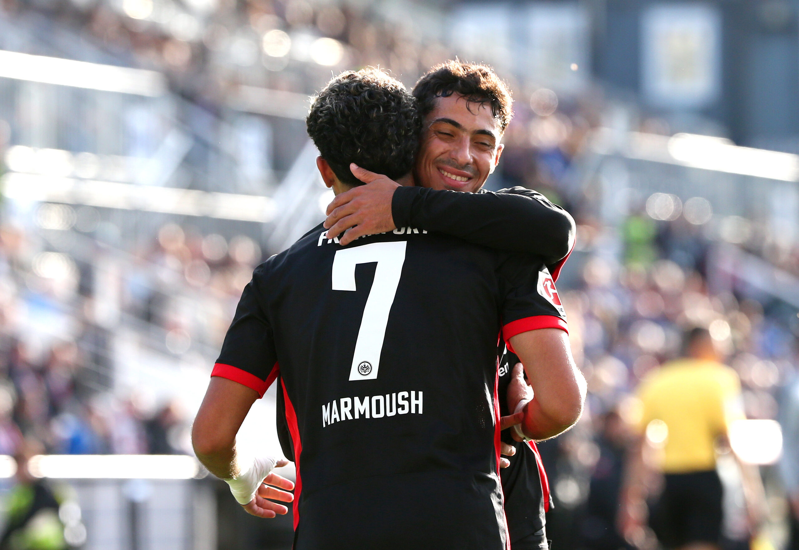 Der FC Bayern gastiert zum zweiten Topspiel innerhalb von einer Woche bei Eintracht Frankfurt. Gegen die formstarke SGE wollen die Münchener ihre Tabellenführung behaupten.