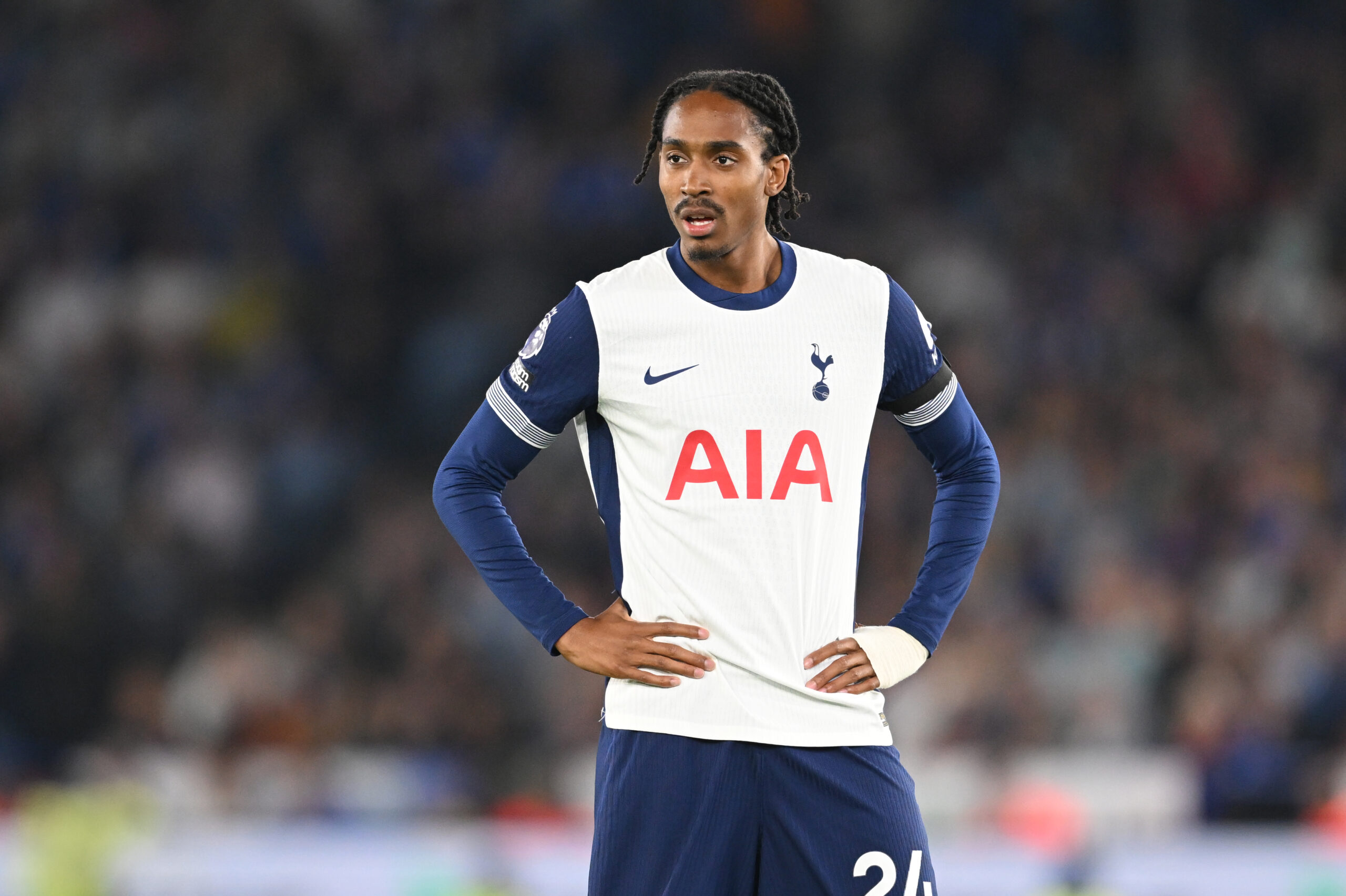 Offiziell: Tottenham bestätigt Vertragsverlängerung von Djed Spence!