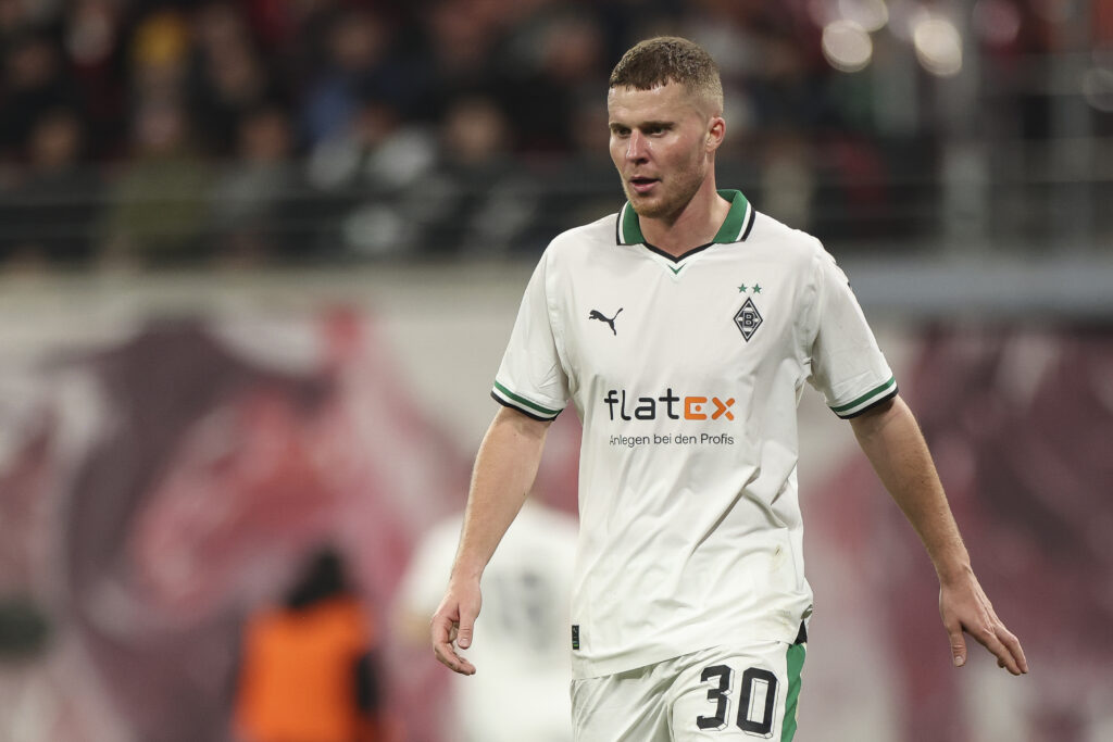 Borussia Mönchengladbach ist mit dem klaren  Ziel in die Saison gegangen, die Defensivprobleme der Vorjahre in den Griff zu bekommen. Nico Elvedi sieht seine Mannschaft dabei auf einem guten Weg.