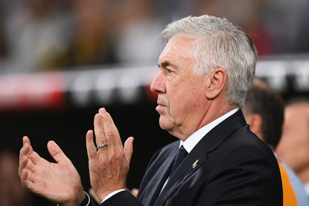 Carlo Ancelotti applaudiert