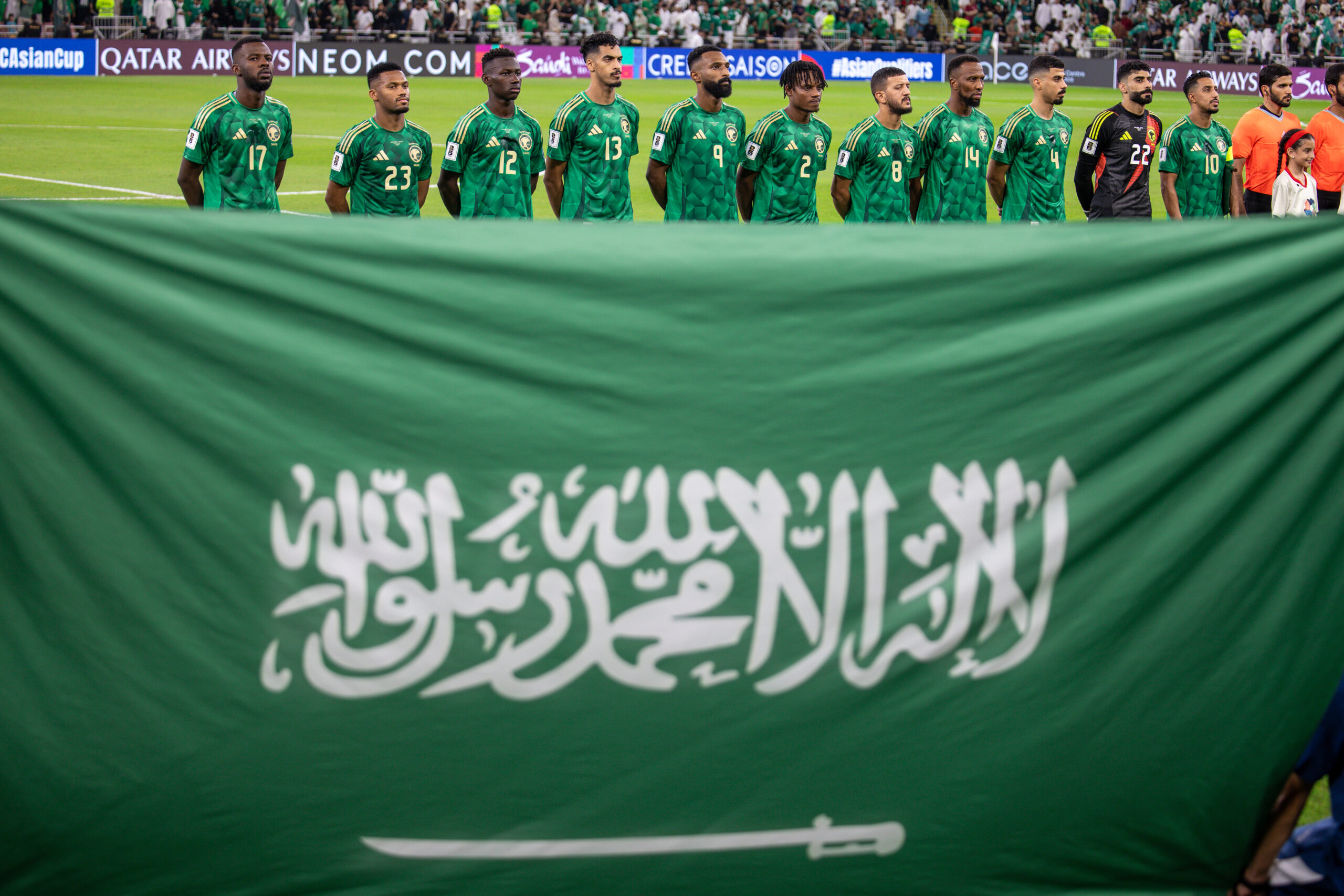 Die Anwaltskanzlei AS&H Clifford Chance sieht sich schweren Vorwürfen ausgesetzt. Menschenrechtsgruppen werfen der Firma vor, die Bewerbung Saudi-Arabiens für die WM 2034 beschönigt zu haben.